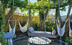 Tairua Garden Hideaway - Homestay With Private Room